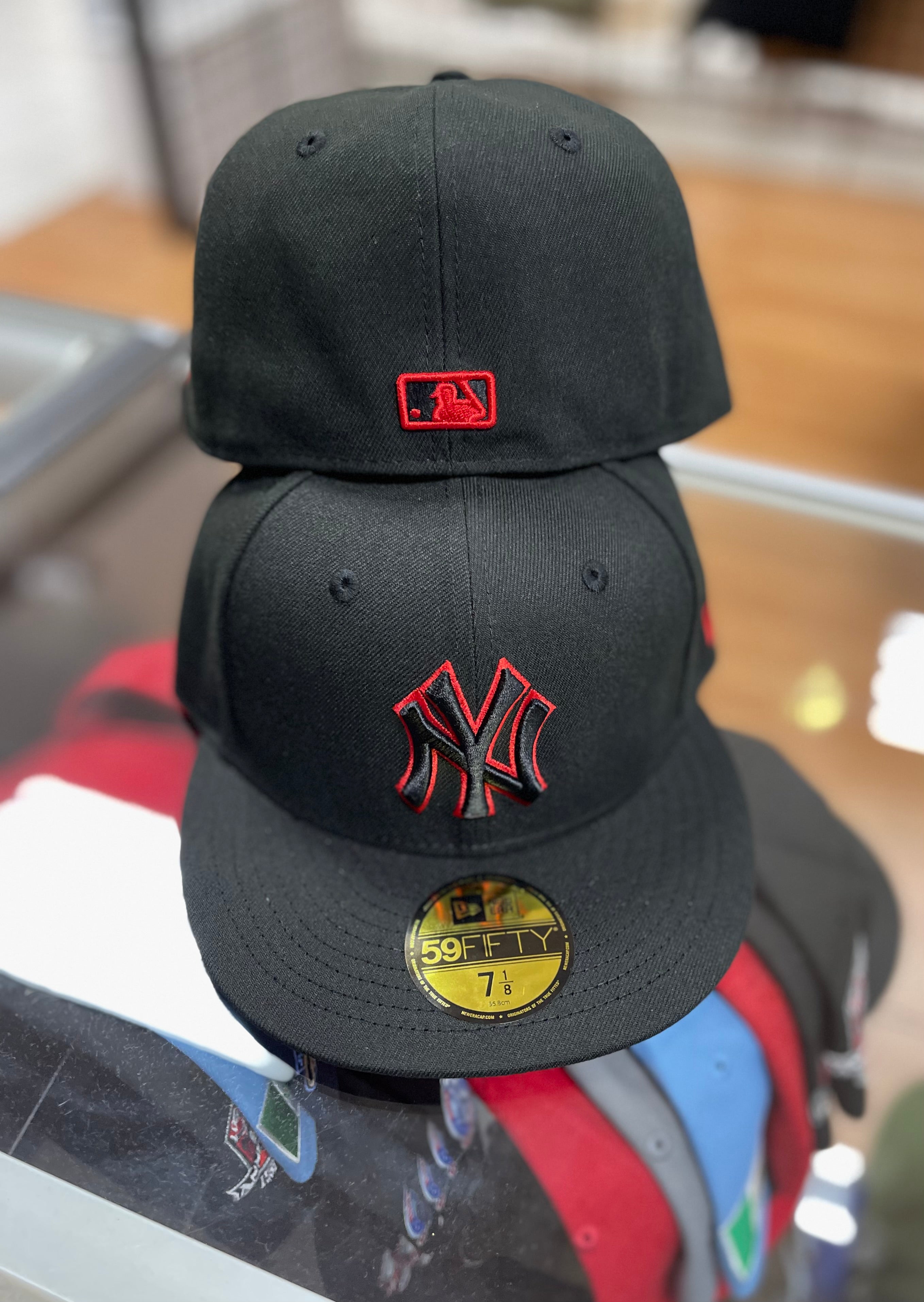 New york yankees fitted hat black/red