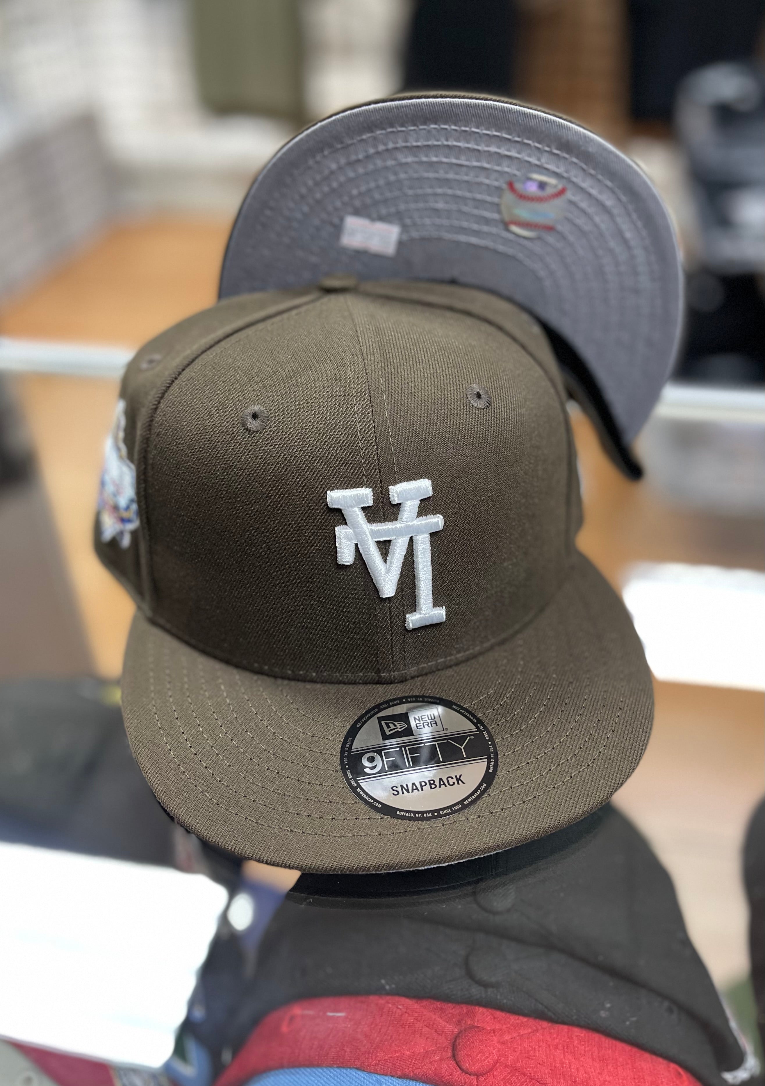 Upside down LA dodgers brown snapback