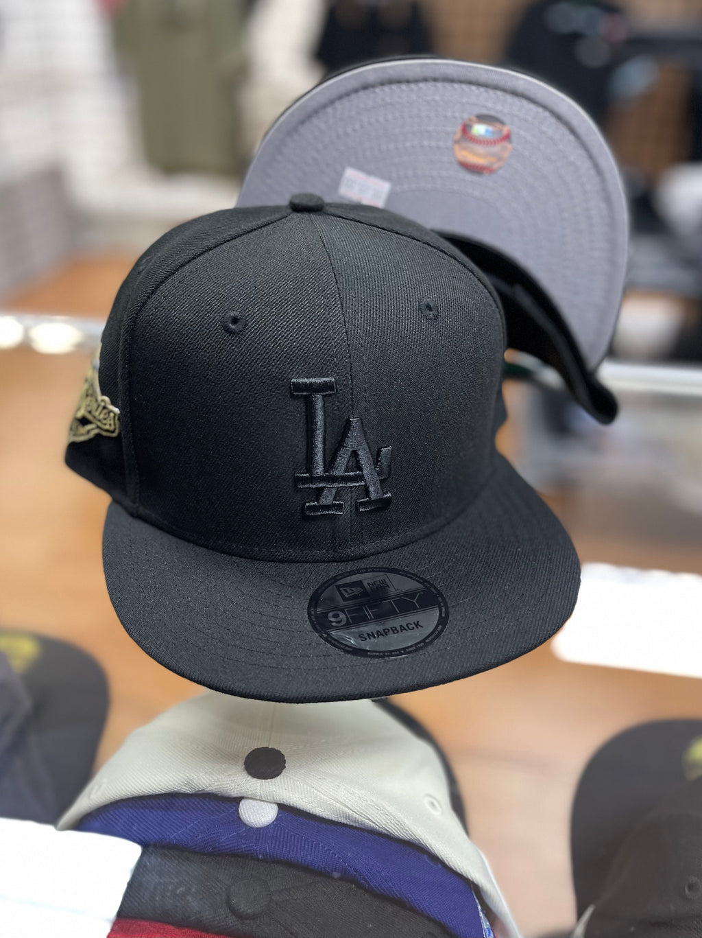 LA dodgers all black snapback w side patch