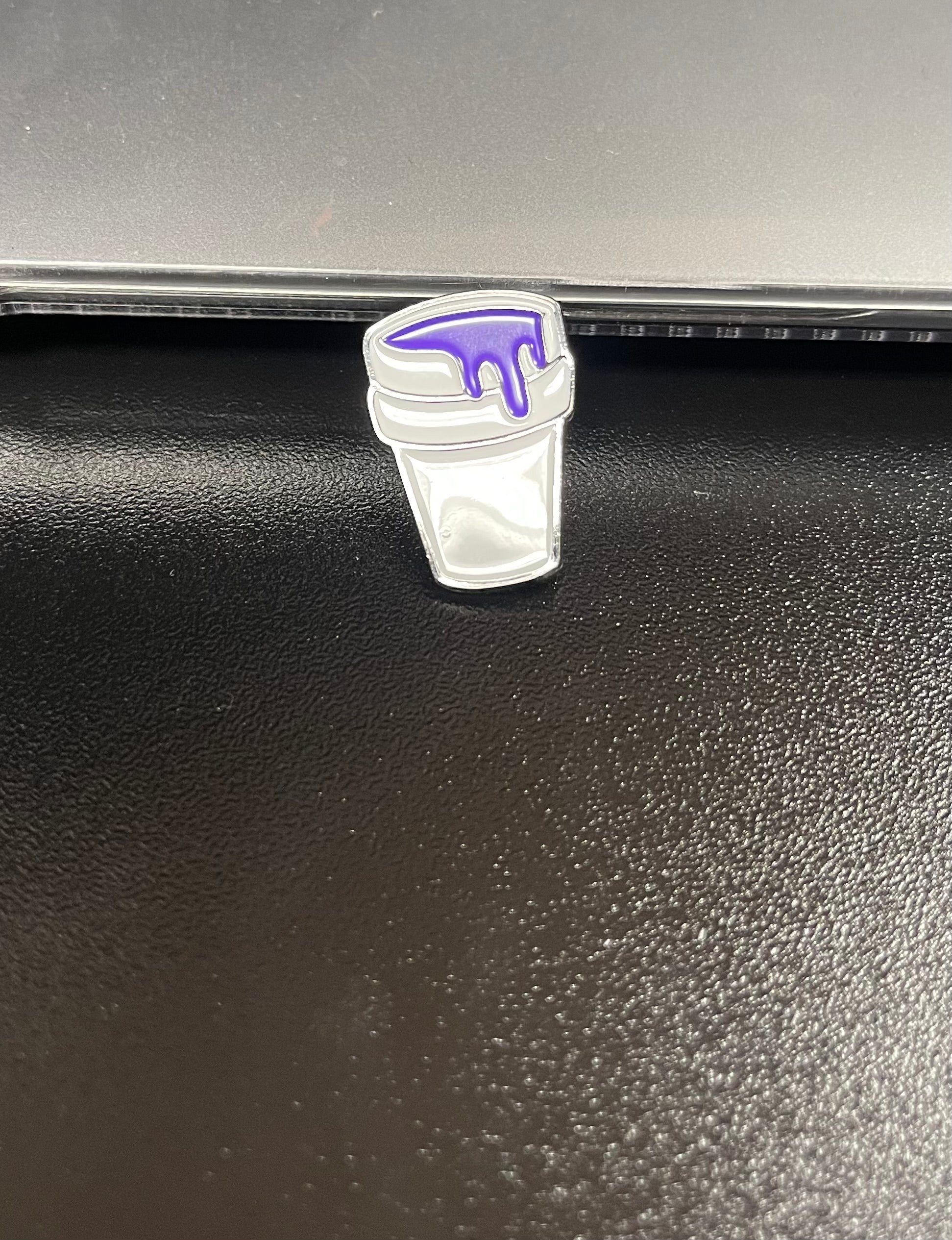 Lean cup hat pin