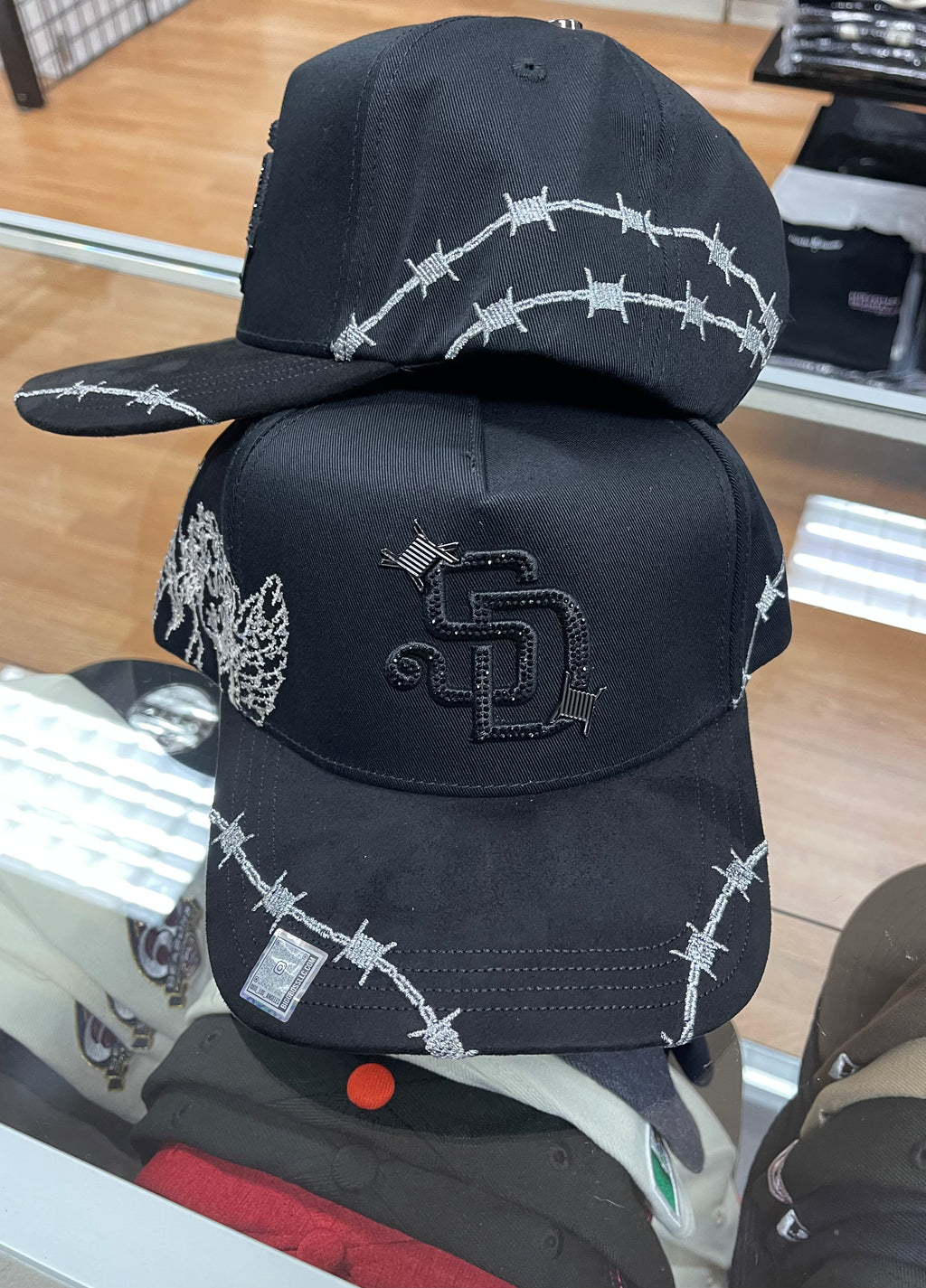 Bigg boss SD hat