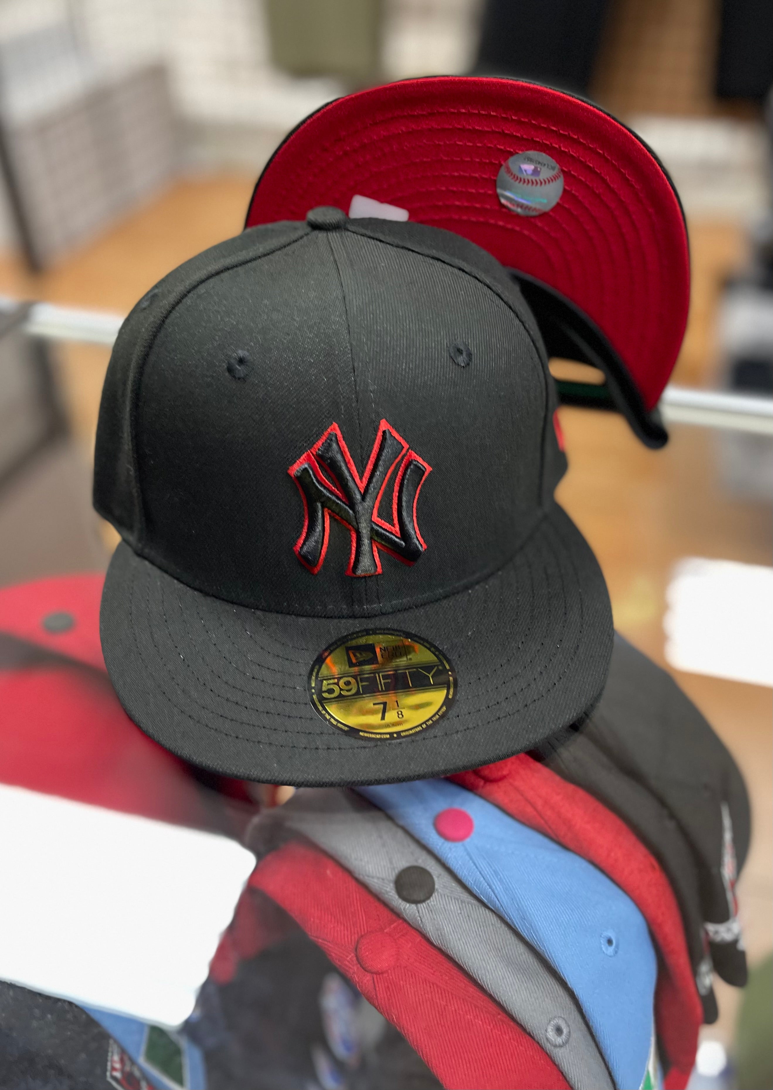New york yankees fitted hat black/red